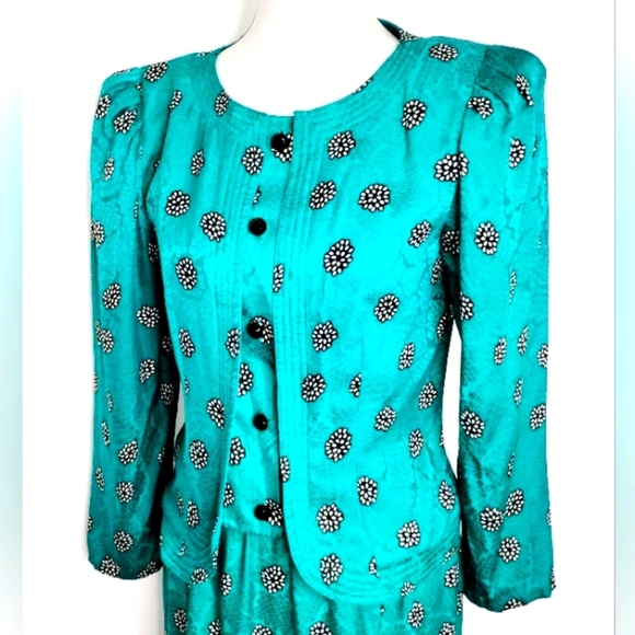 DELIGHTFUL JACQUARD SILK 2PC MAGGIE LONDON SET - Picture 1 of 13
